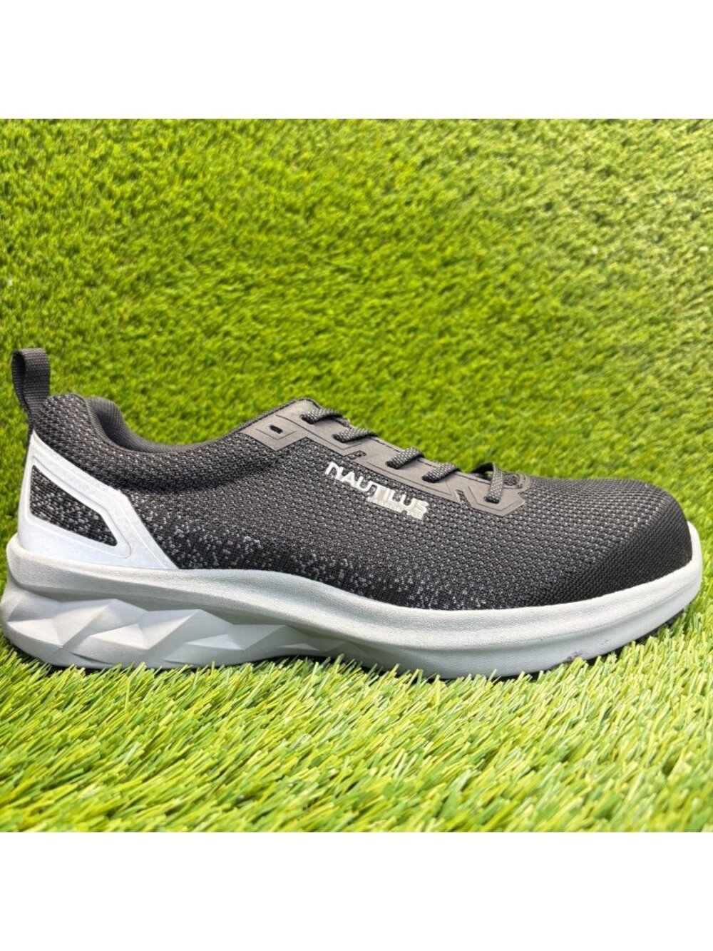 Nautilus Springwater SD10 Mens Size 12EE Black Composite Toe Safety Work Shoes